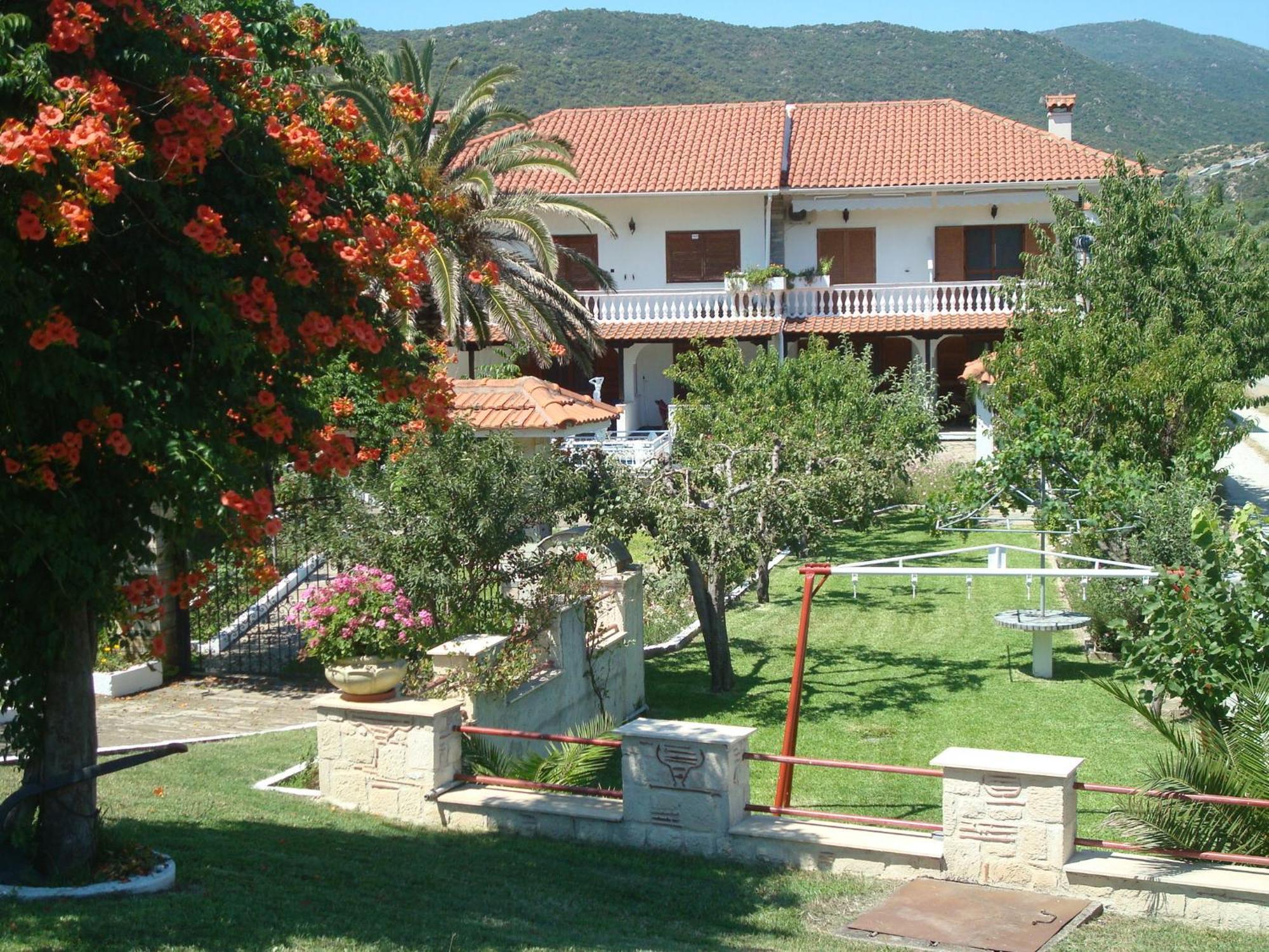 Villa Tonia Apartments Сарті Екстер'єр фото