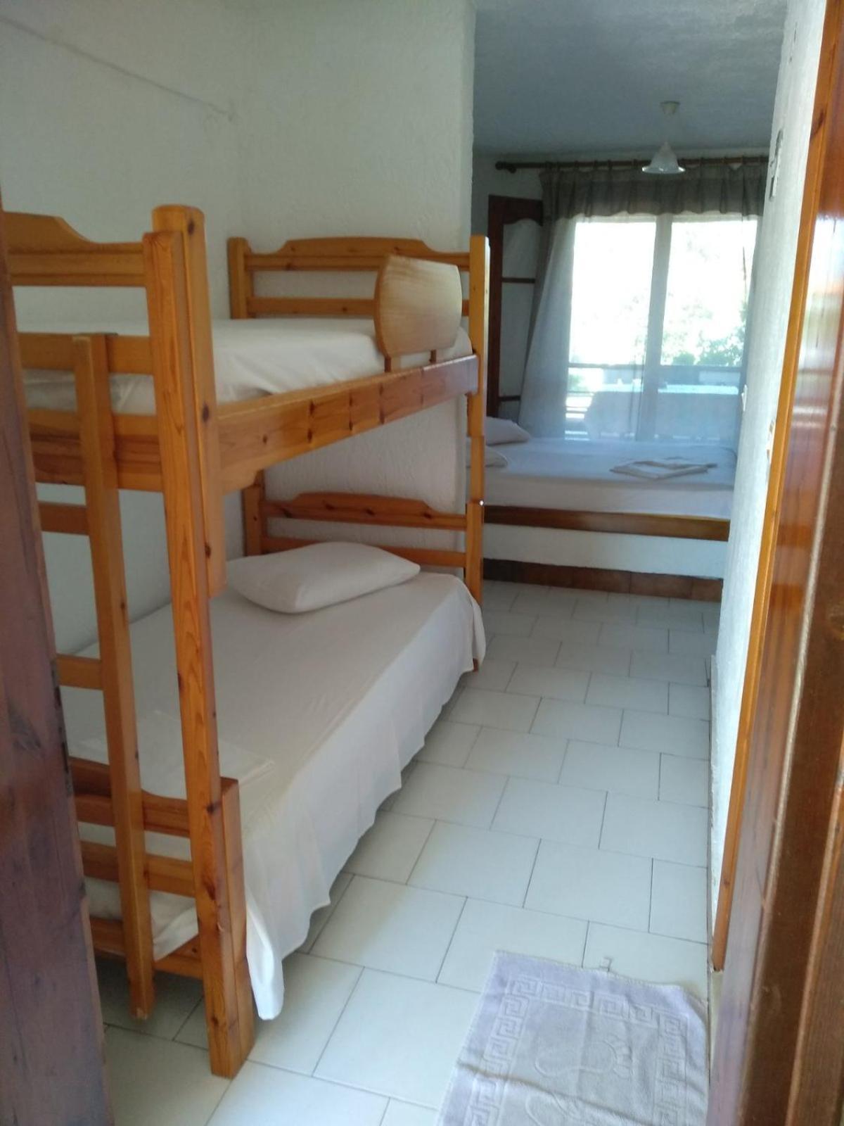 Villa Tonia Apartments Сарті Екстер'єр фото