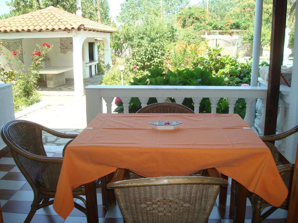 Villa Tonia Apartments Сарті Номер фото