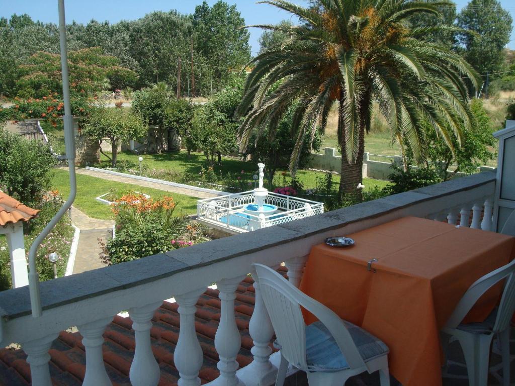 Villa Tonia Apartments Сарті Екстер'єр фото