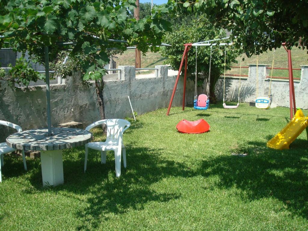 Villa Tonia Apartments Сарті Екстер'єр фото